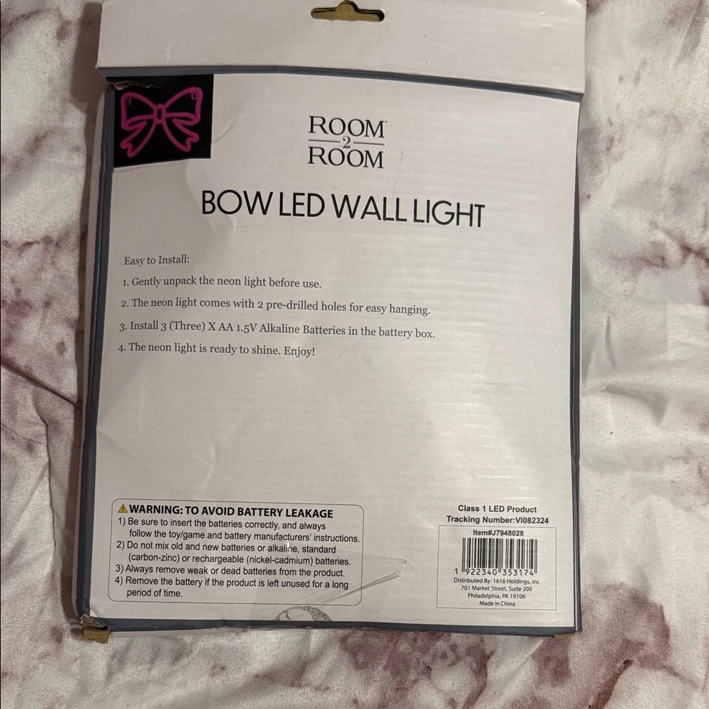 Room to Room Pink Bow LED Wall Light - Picture 3 of 3